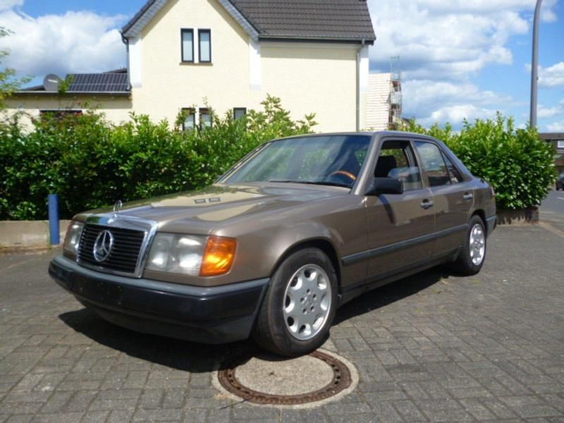 Gebraucht 1986 Mercedes E230 Limousine | 3.999 € - Bild 1/4