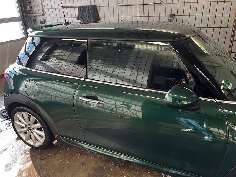 Gebraucht Mini John Cooper Works 102 PS (75 kW) 2018 Grün Kleinwagen