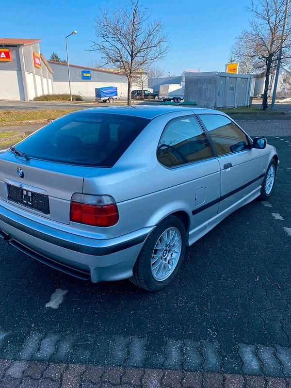 Silber Gebraucht 2000 BMW 316 M Sport Limousine | 3.400 € (Fairer Preis) - Bild 1/4