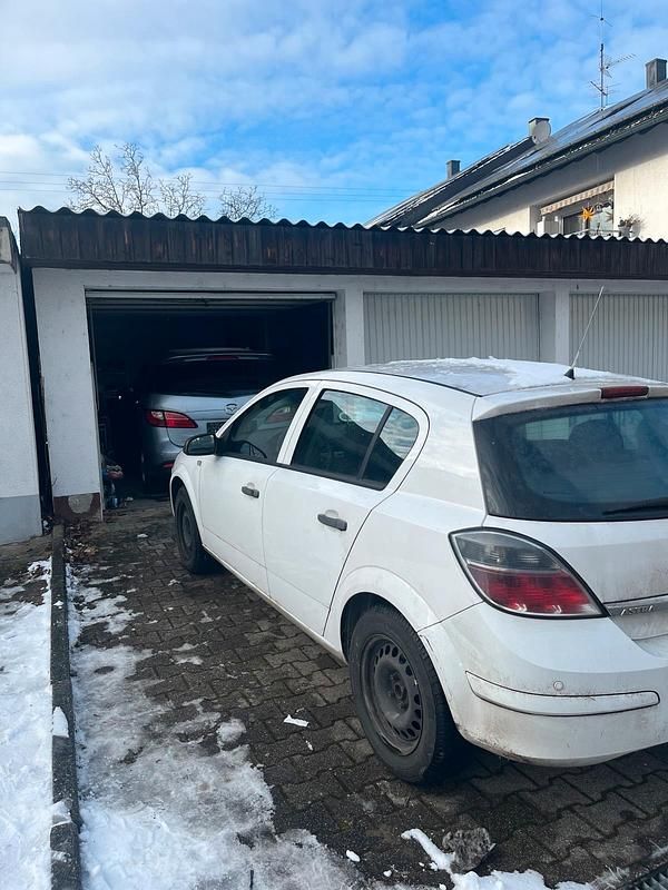 Weiß Gebraucht 2009 Opel Astra Kleinwagen | 1.250 € (Guter Preis) - Bild 1/4
