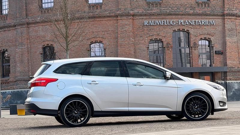 Second-hand Ford Focus 125 CP (91 kW) 2016 Argintiu Break