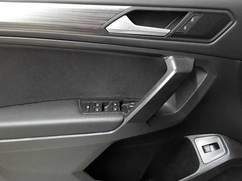 Gebraucht VW Tiguan Allspace Elegance 200 PS (147 kW) 2021 Platinum grey metallic SUV