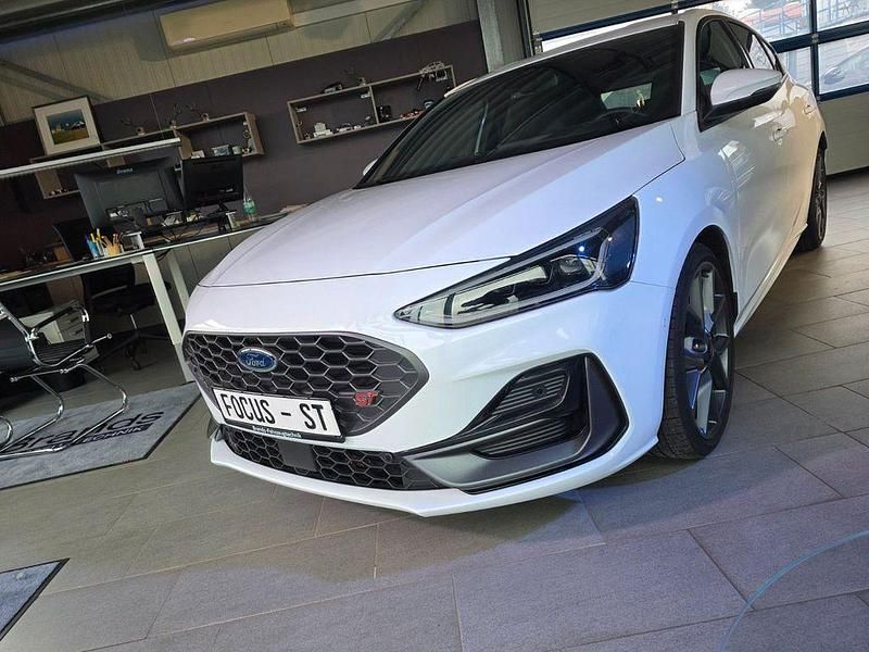 Gebraucht Ford Focus ST 280 PS (205 kW) 2024 Weiß Limousine