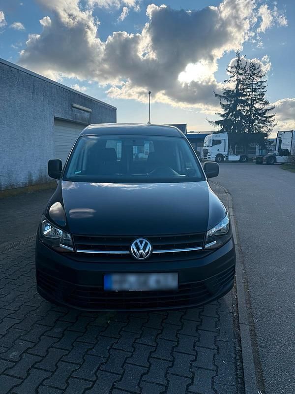 Usata VW Caddy 103 CV (75 kW) 2018 Nero Monovolume