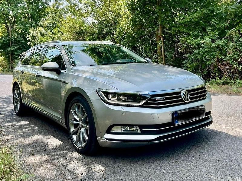 Silber Gebraucht 2015 VW Passat Highline Kombi | 14.600 € (Fairer Preis) - Bild 1/4