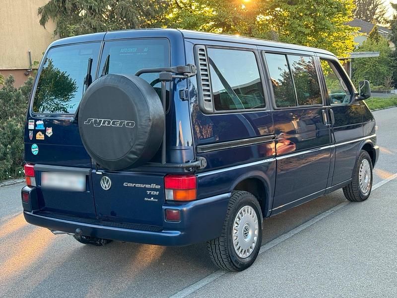 Second-hand VW Caravelle 102 CP (75 kW) 2001 Albastru Van