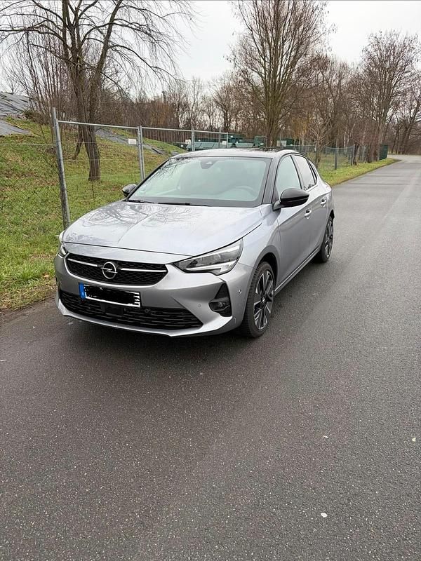 Silber Gebraucht 2024 Opel Corsa-e Ultimate Kleinwagen | 20.900 € - Bild 1/4