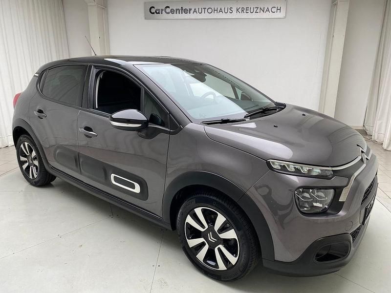 Grau Gebraucht 2022 Citroën C3 Shine Kleinwagen | 12.500 € (Fairer Preis) - Bild 1/4