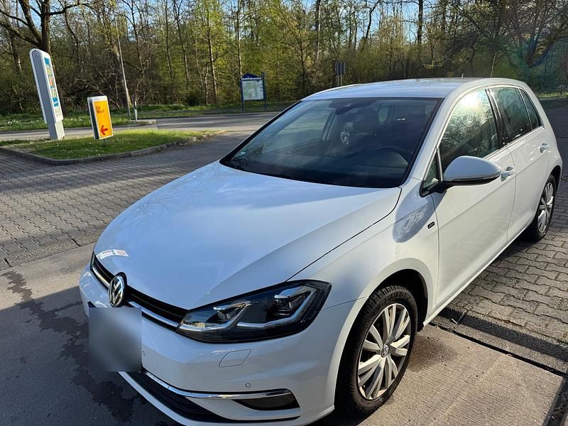 Gebraucht VW Golf VII Join 115 PS (84 kW) 2019 Weiß Limousine