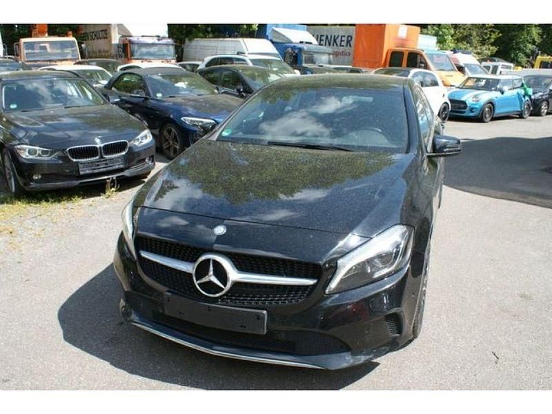 Unbekannt Gebraucht 2016 Mercedes A160 Kombi | 10.900 € (Guter Preis) - Bild 1/4