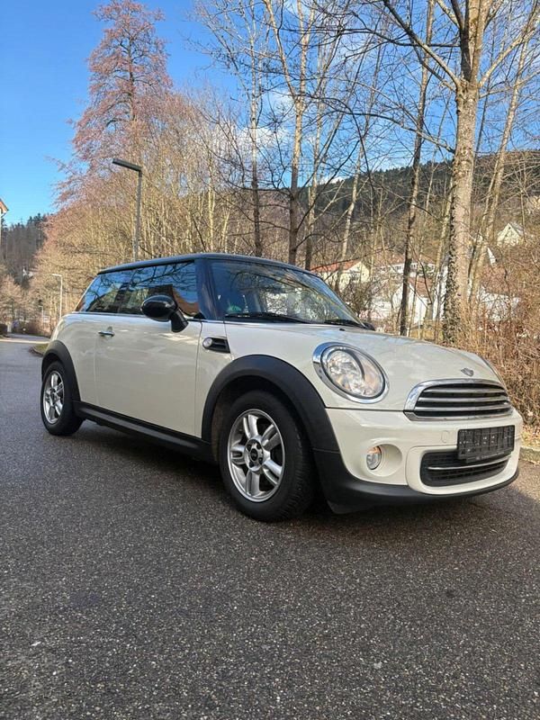 Beige Gebraucht 2011 Mini Cooper Coupé Coupé | 4.390 € (Guter Preis) - Bild 1/4