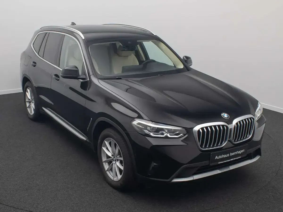 Gebraucht BMW X3 190 PS (139 kW) 2023 Schwarz ii668 SUV