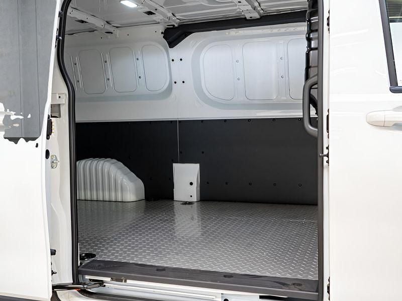 Używany Maxus V70 148 KM (108 kW) 2026 Biały Van