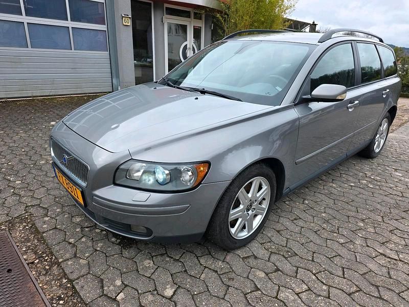 Gebraucht Volvo V50 Momentum 167 PS (122 kW) 2004 Grau Kombi