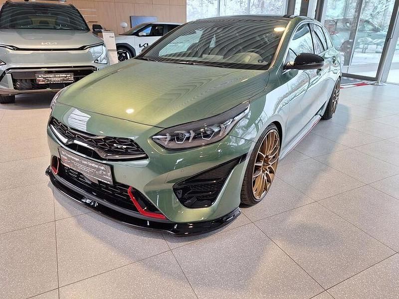 Gebraucht Kia ProCeed Sport 204 PS (150 kW) 2023 Experience green met. Kombi