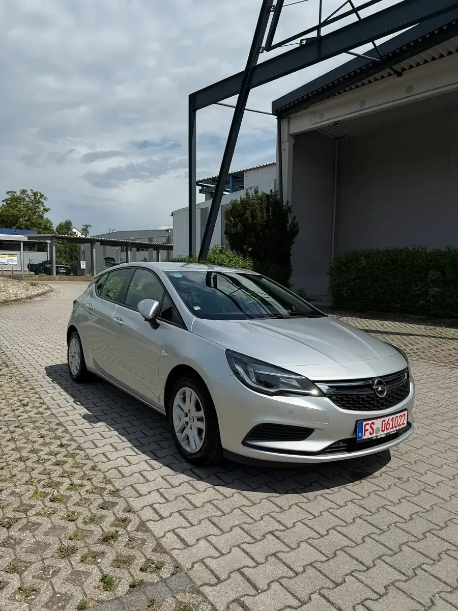 Gebraucht Opel Astra 125 PS (91 kW) 2017 Grau Limousine