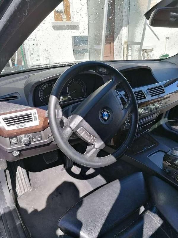 Second-hand BMW 740 306 CP (225 kW) 2006 Verde Berlinǎ