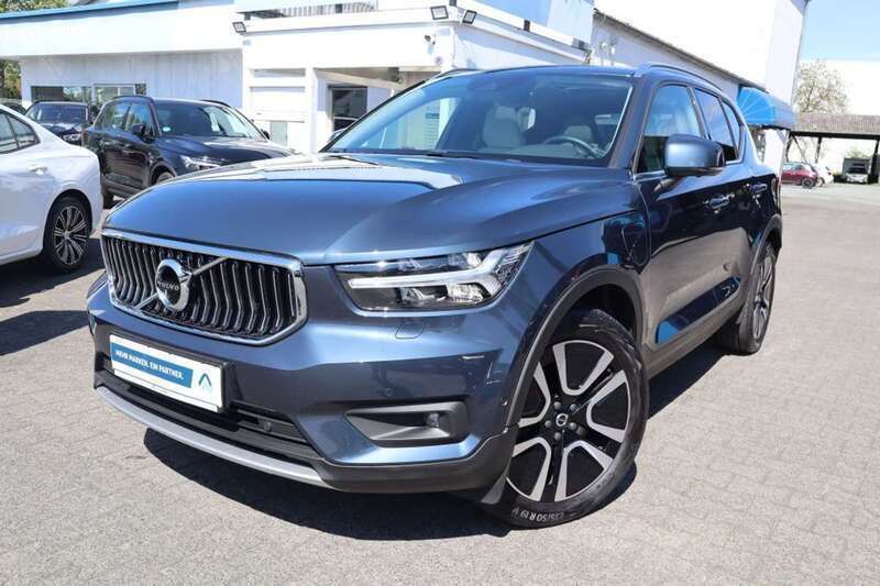 Denim blue Gebraucht 2022 Volvo XC40 Core SUV | 32.989 € (Fairer Preis) - Bild 1/2