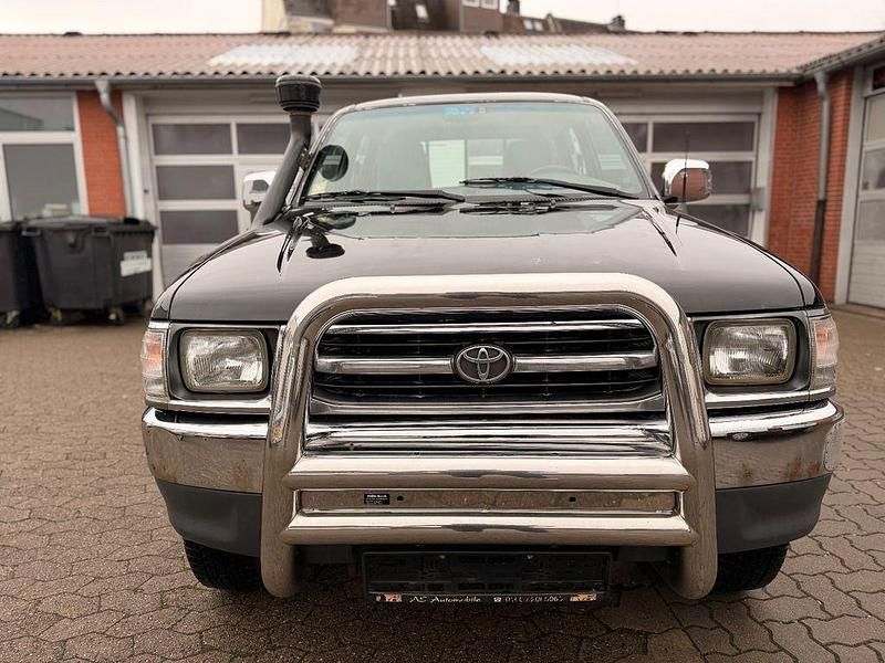 Gebraucht Toyota HiLux 90 PS (66 kW) 1999 Schwarz Pickup