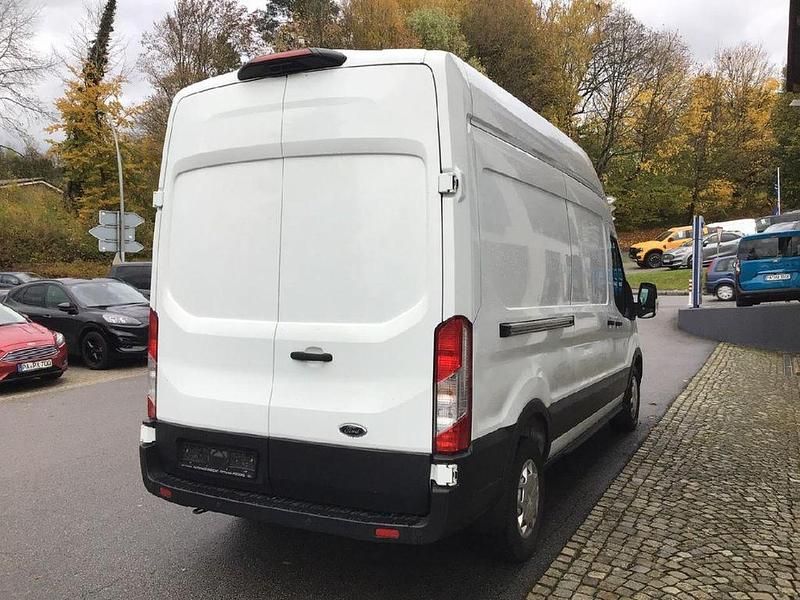 Gebraucht Ford Transit Trend 131 PS (96 kW) 2020 Weiß Van / Kleinbus