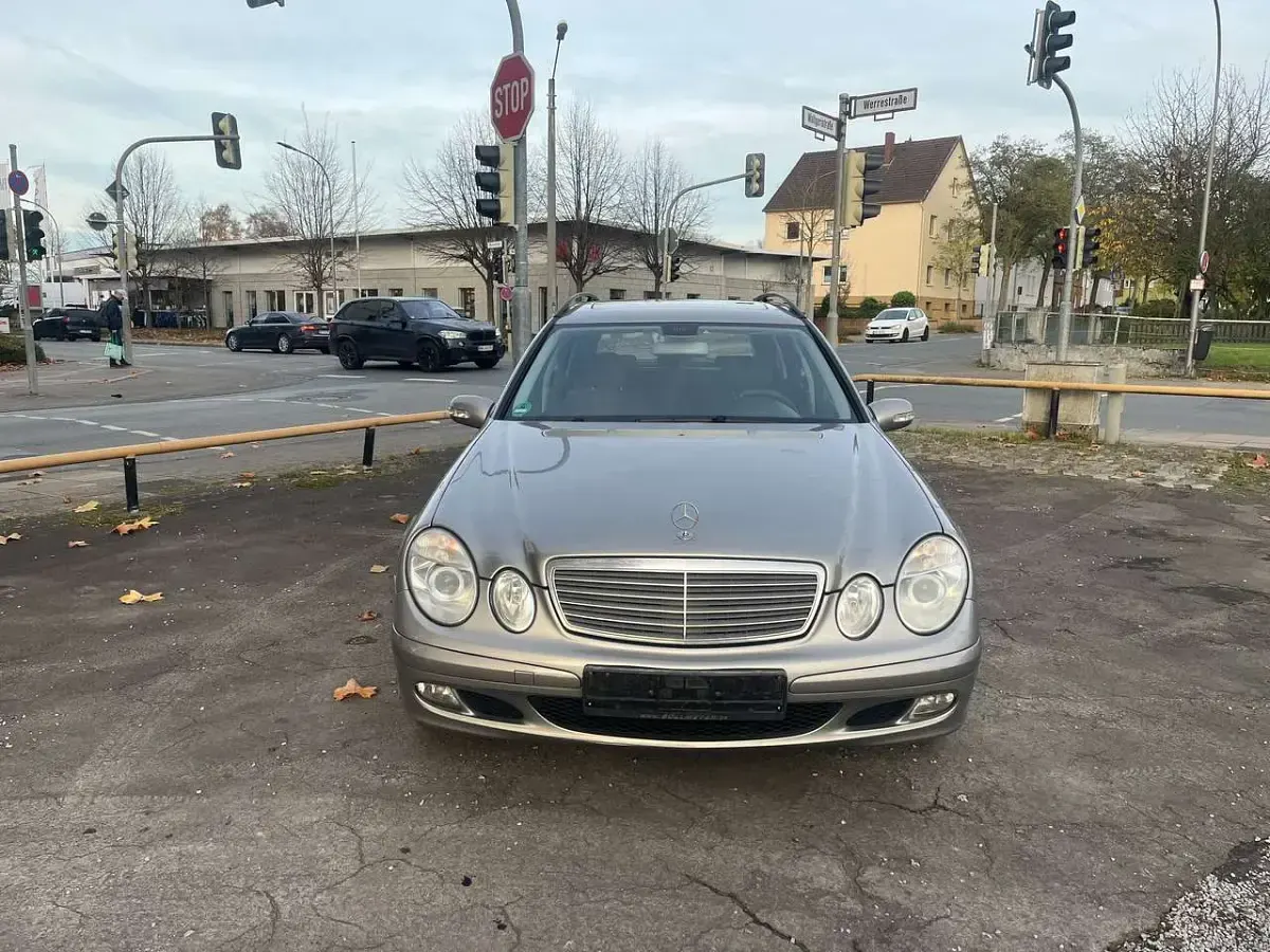 Gebraucht Mercedes E220 150 PS (110 kW) 2004 Cubanitsilber  metallic Kombi
