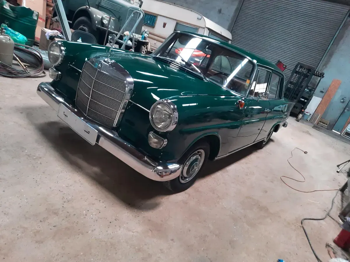 Gebraucht Mercedes 190 80 PS (58 kW) 1965 Grün Limousine