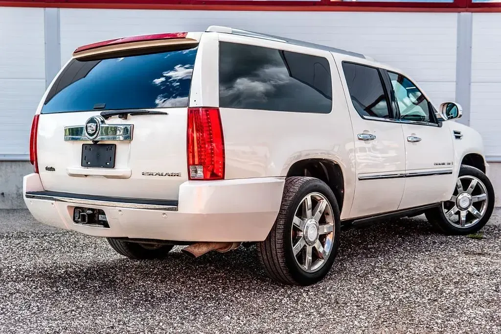 Gebraucht Cadillac Escalade 409 PS (300 kW) 2008 Weiß SUV
