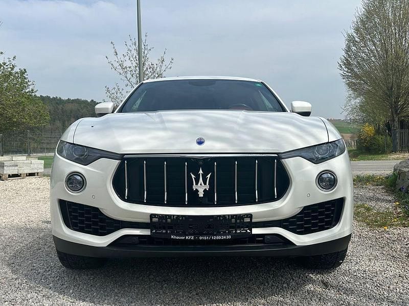 Weiß Gebraucht 2018 Maserati Levante SUV | 38.500 € - Bild 1/4