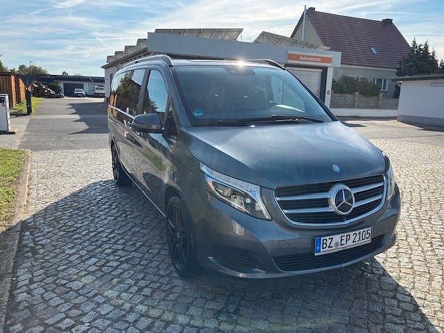 Grau Gebraucht 2016 Mercedes V250 Avantgarde Van / Kleinbus | 39.990 € (Teuer) - Bild 1/4