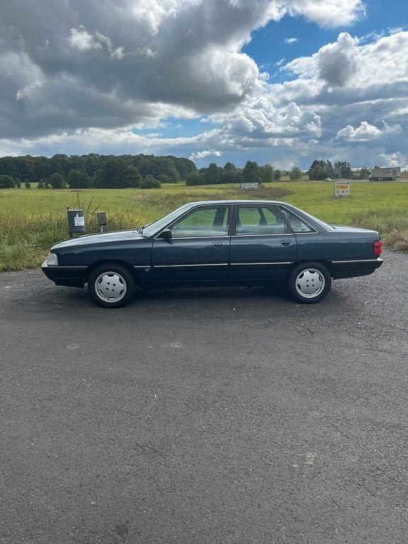 Blau Gebraucht 1991 Audi 100 Comfort Limousine | 8.450 € - Bild 1/4