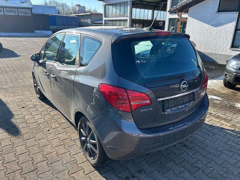Gebraucht Opel Meriva 101 PS (74 kW) 2012 Other Van / Kleinbus