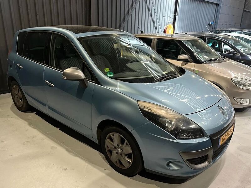Gebraucht Renault Mégane III 131 PS (96 kW) 2011 Blau Limousine