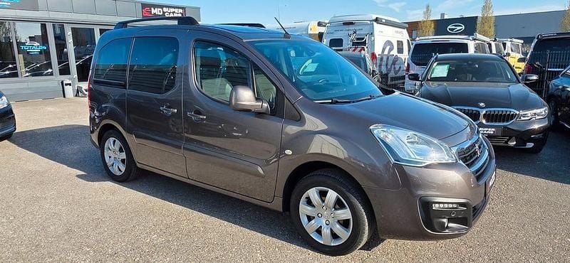 Gebraucht Peugeot Partner Tepee 120 PS (88 kW) 2015 Grau Van / Kleinbus