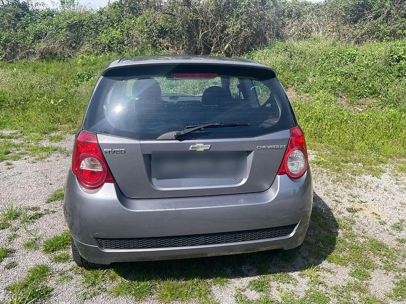 Gebraucht Chevrolet Aveo 68 PS (50 kW) 2009 Grau Kleinwagen