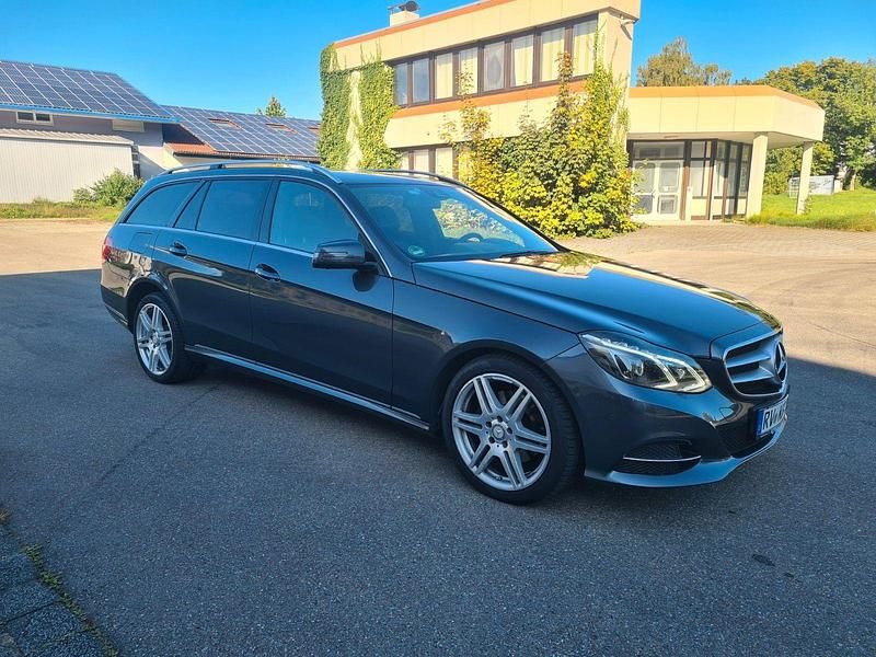 Grau Gebraucht 2016 Mercedes E250 Avantgarde Kombi | 15.000 € (Superpreis) - Bild 1/4
