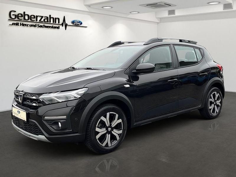 Schwarz Gebraucht 2022 Dacia Sandero Stepway Kleinwagen | 13.490 € (Fairer Preis) - Bild 1/4