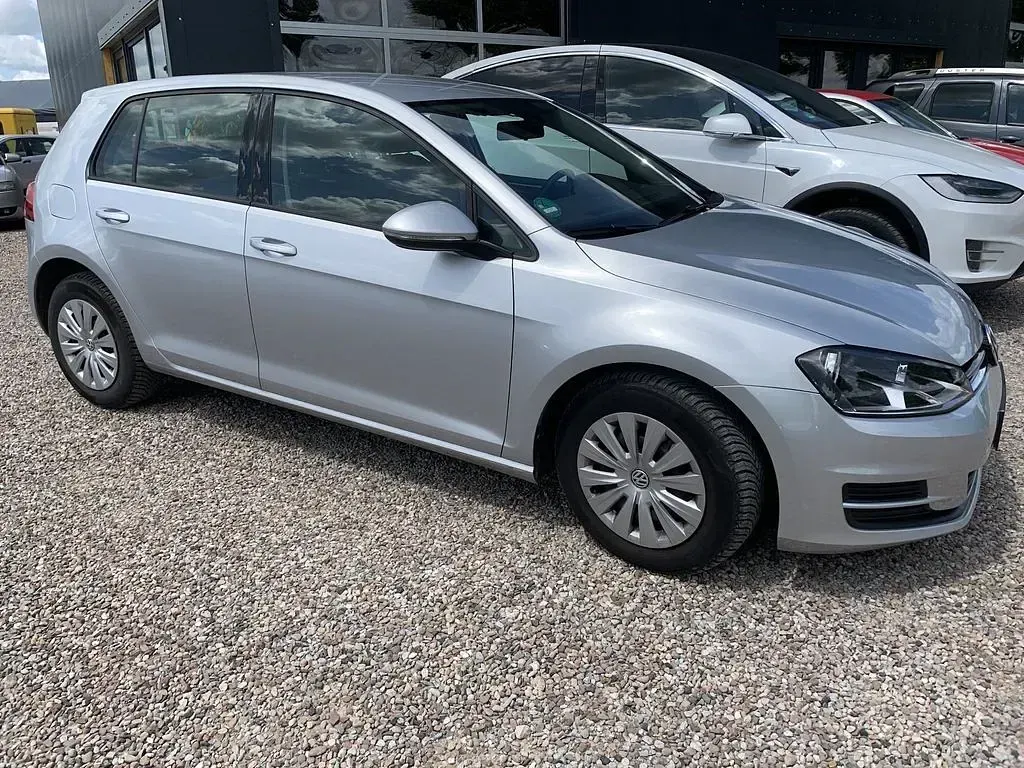 Gebraucht VW Golf VII 86 PS (63 kW) 2014 Reflexsilber (metallic) Limousine