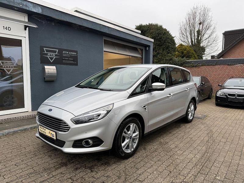 Gebraucht Ford S-MAX Business Edition 190 PS (139 kW) 2019 Silber Van / Kleinbus
