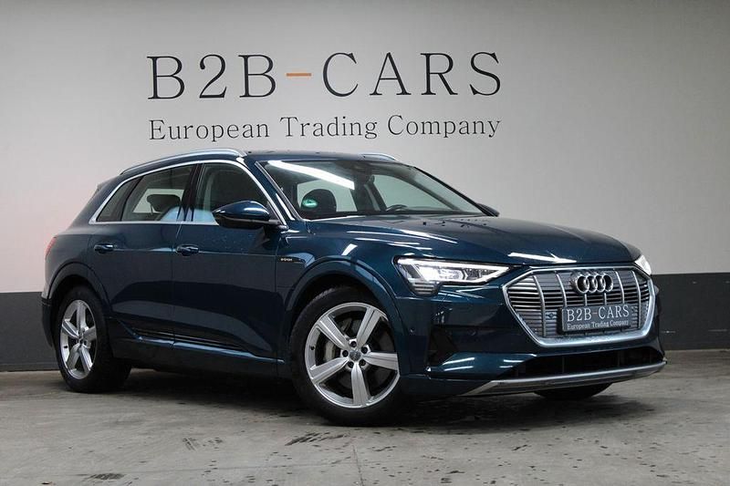 Blau Gebraucht 2020 Audi e-tron SUV | 20.900 € (Superpreis) - Bild 1/4