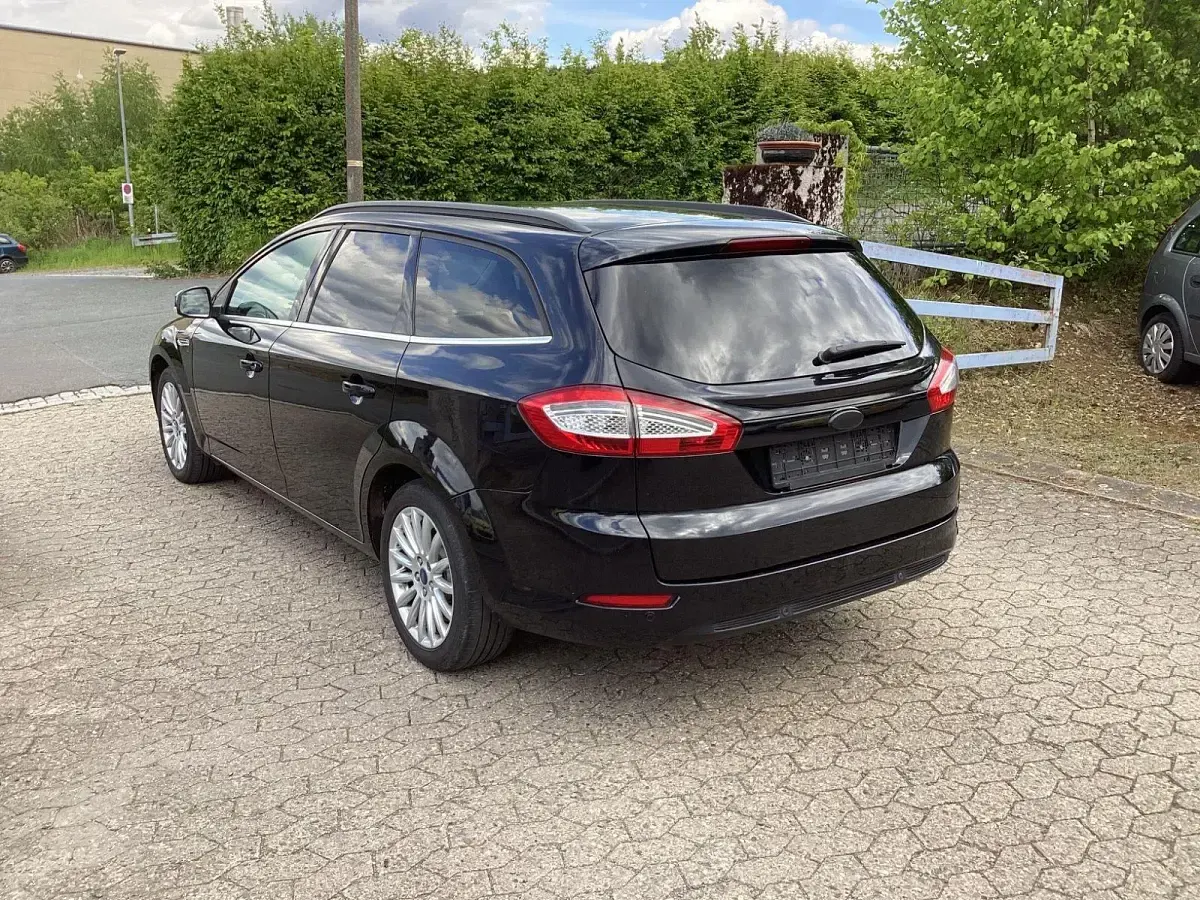 Używany Ford Mondeo Ambiente 140 KM (102 kW) 2014 Czarny Kombi