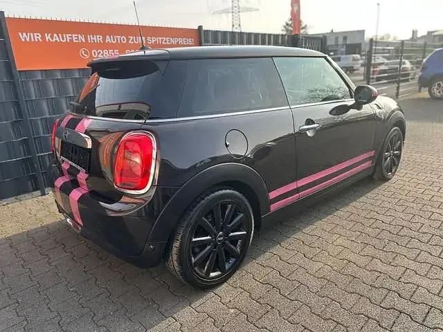 Käytetty Mini ONE Pepper 102 HP (75 kW) 2015 Musta Viistoperä