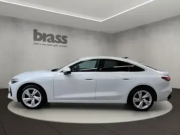 Gebraucht Audi A5 Basis 204 PS (150 kW) 2025 Gletscherweiß metallic Limousine