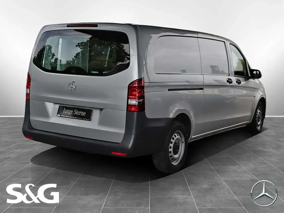 Gebraucht Mercedes Vito 136 PS (100 kW) 2020 Silber Van