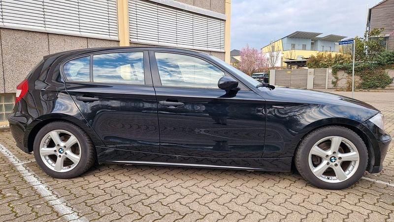Gebraucht BMW 116 116 PS (85 kW) 2005 Schwarz Kleinwagen
