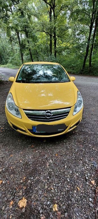 Gelb Gebraucht 2008 Opel Corsa Cosmo Limousine | 2.399 € (Fairer Preis) - Bild 1/4