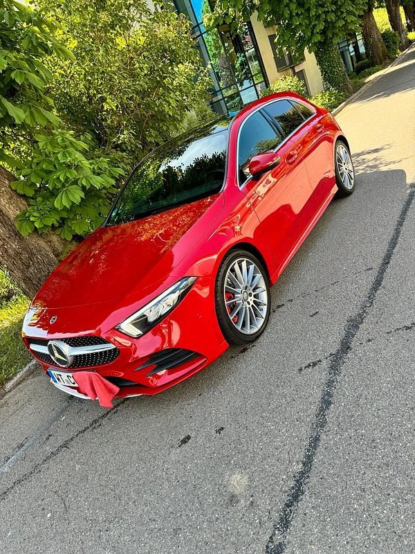 Rot Gebraucht 2018 Mercedes A250 AMG line Limousine | 24.000 € (Guter Preis) - Bild 1/4