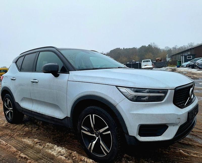 Gebraucht Volvo XC40 R-Design 163 PS (119 kW) 2019 Weiß SUV