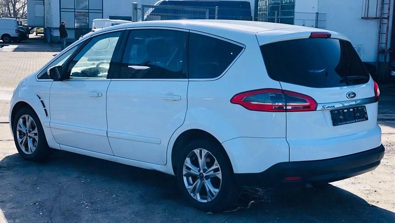 Gebraucht Ford S-MAX Titanium 140 PS (102 kW) 2013 Weiß Van / Kleinbus