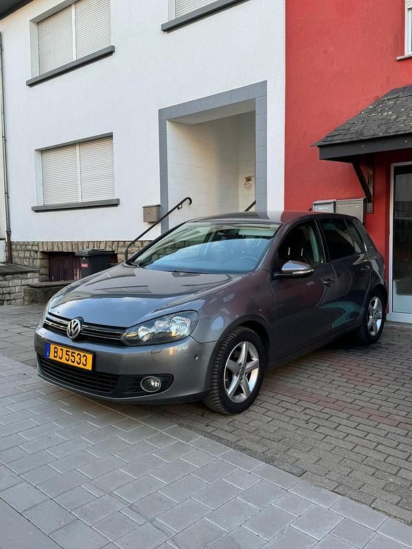 Gebraucht VW Golf VI 105 PS (77 kW) 2010 Silber Kleinwagen
