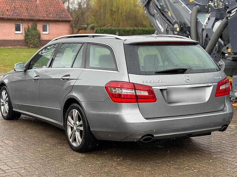 Gebraucht Mercedes E350 Avantgarde 265 PS (194 kW) 2011 Grau Kombi